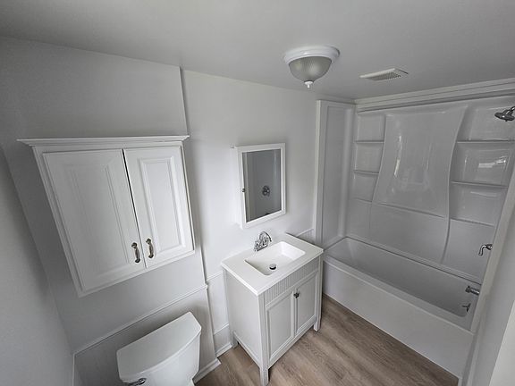 3rd image of 27 Mansfield St #2