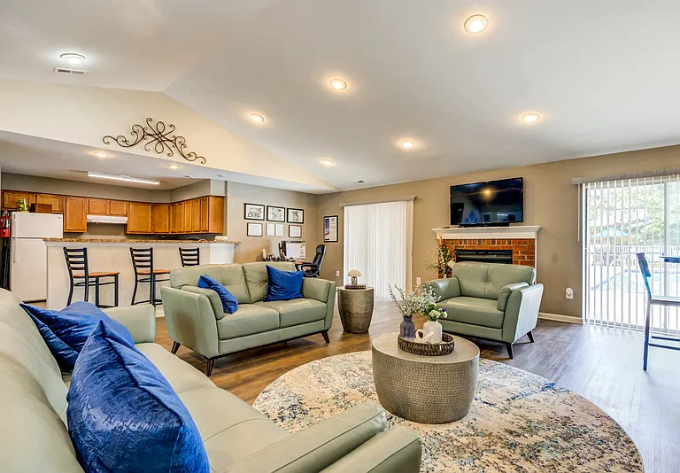 River Birch at Town Center Apartments — Photo 6