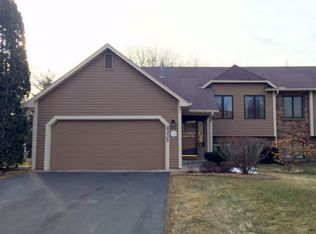4335 Heritage Dr, Vadnais Heights, MN 55127