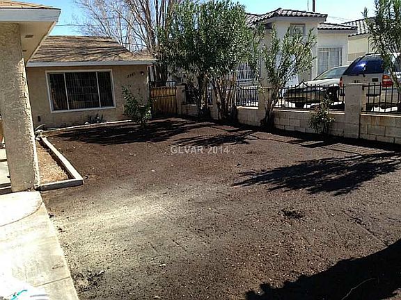 3rd image of 2305 Burnham Ave