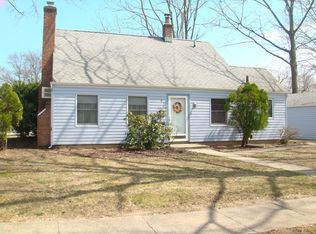 87 Hyacinth Rd, Levittown, NY 11756