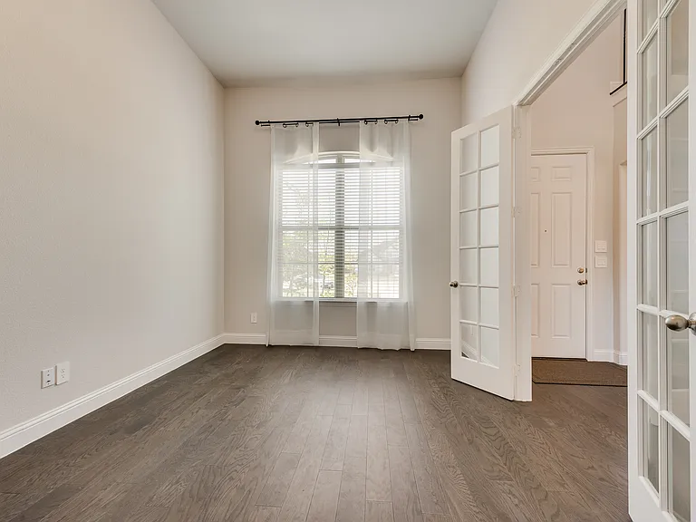 306 Duxbury Ct — Photo 24