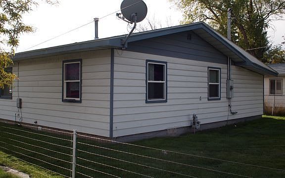 3rd image of 2304 Harve Ave