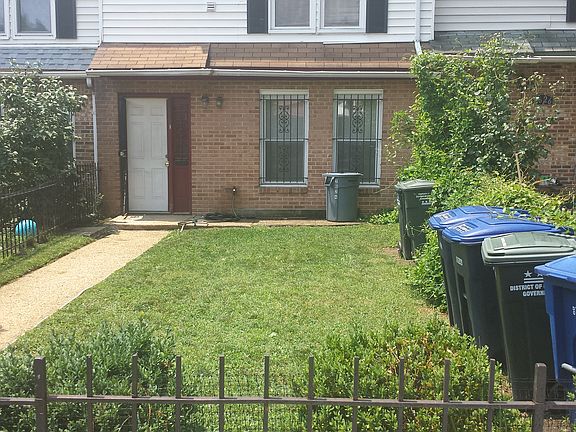 Unit 2  1st flr 1 brm/1bath