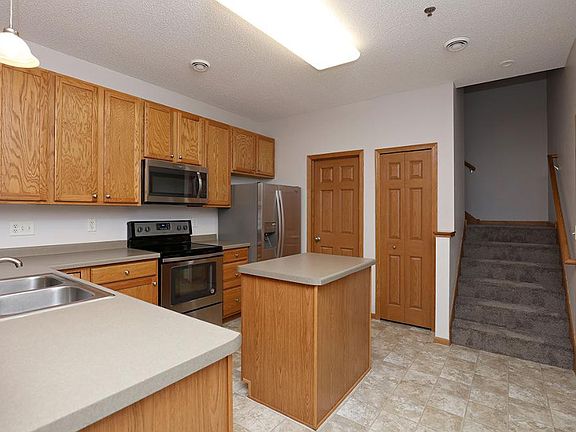 5th image of 343 Frederick Cir