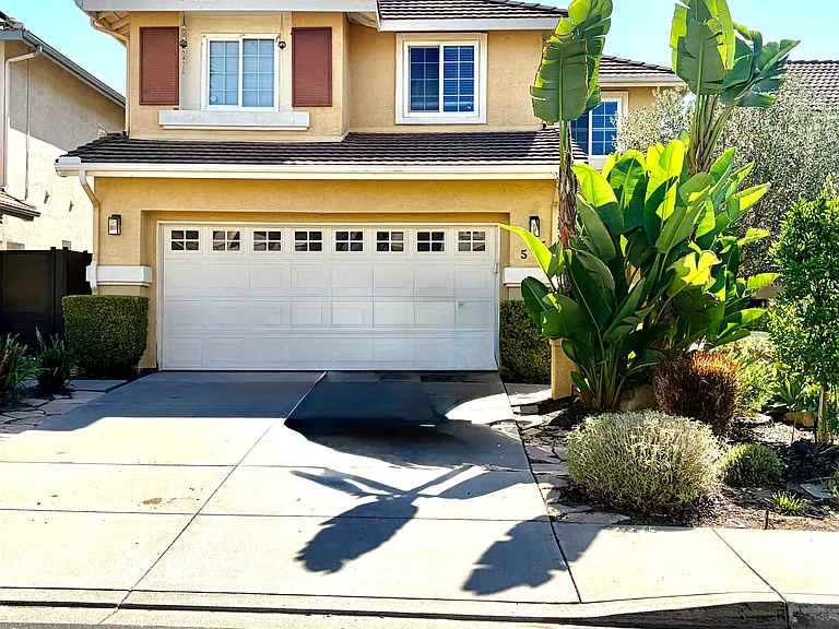 545 Sonoma St — Photo 1
