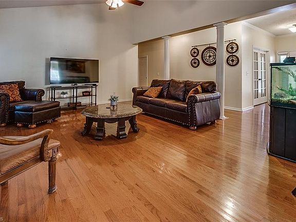 5th image of 2118 Forest Edge Dr