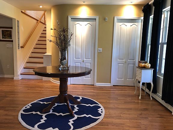 4th image of 32 Yuma Ln
