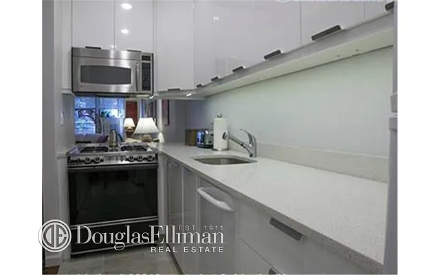 Rented by Douglas Elliman | media 31