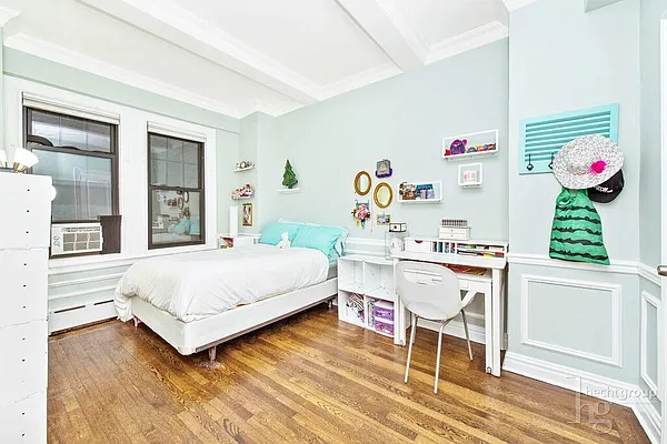 Rented by Hecht Group | media 6