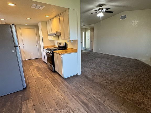 5th image of 113 Carney Cir