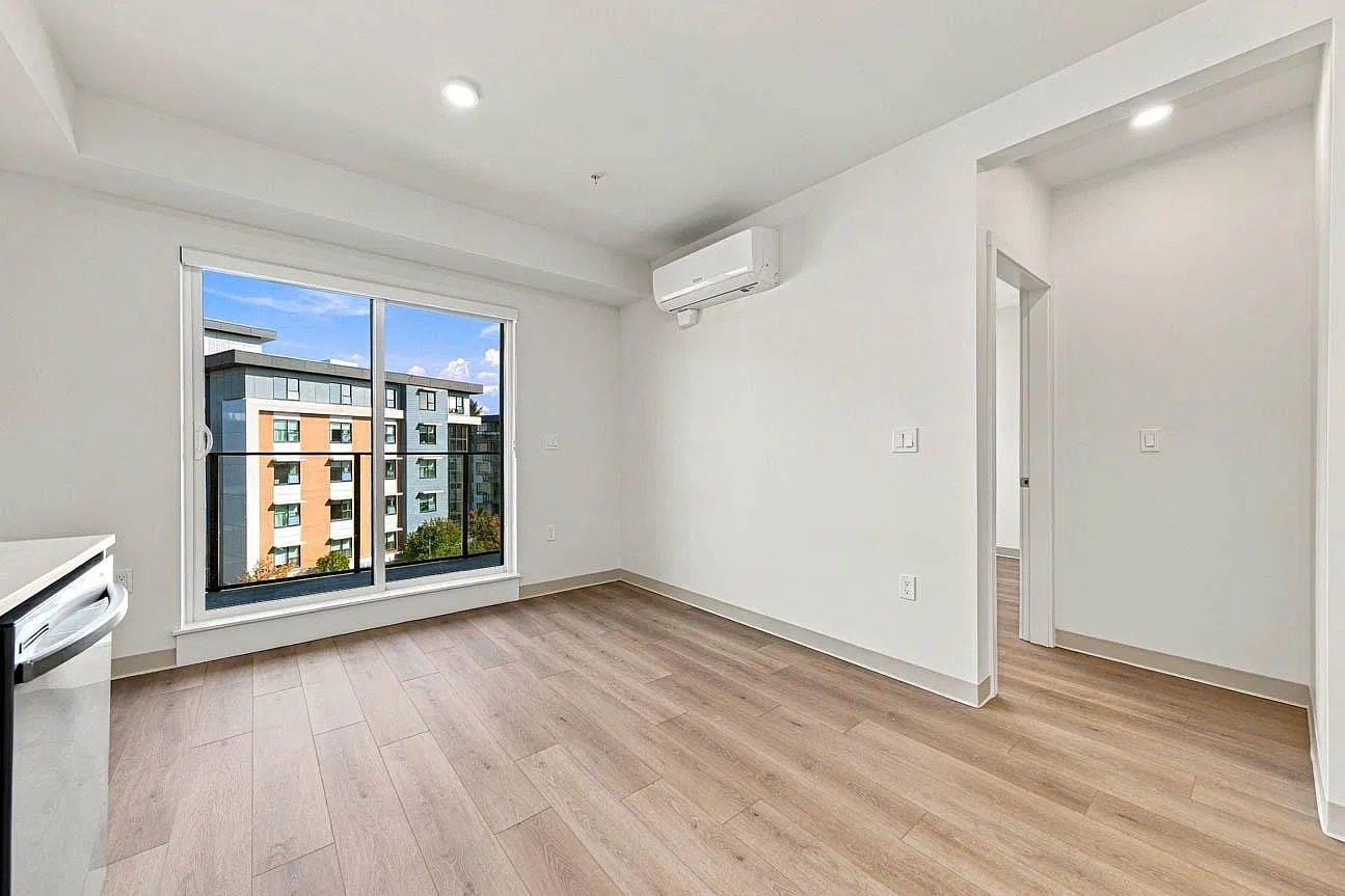 2 bed, 720 sqft, $3,275 — Photo 4