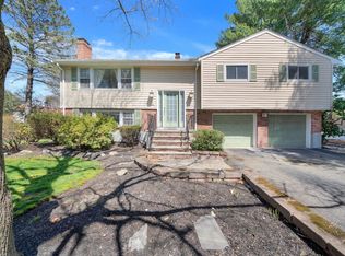 6 Lawrence Ln, Lexington, MA 02421