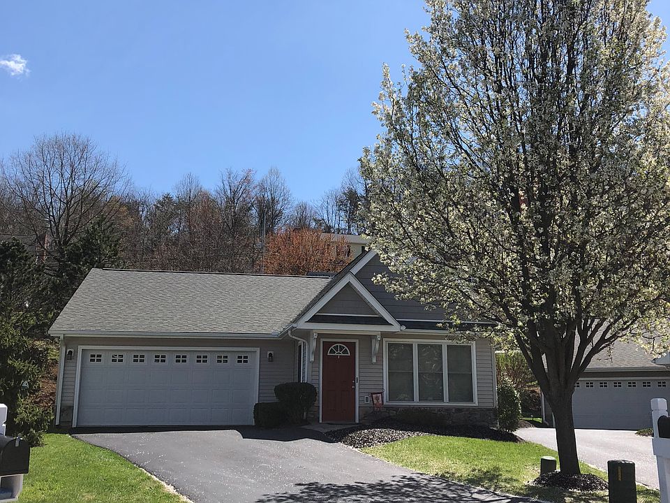 5218 Bradford Circle