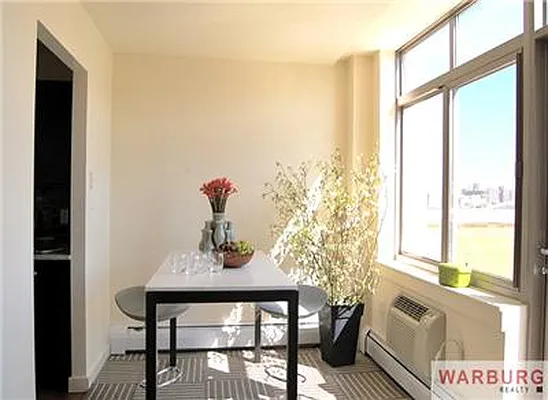 Sold by Warburg | media 14
