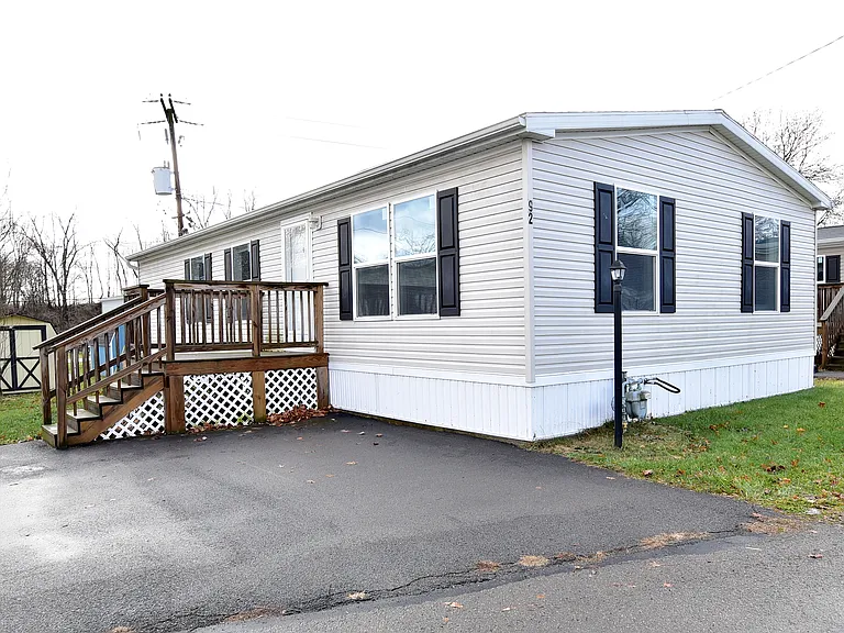 Crestview — Photo 3