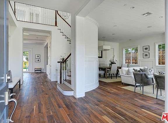 4th image of 2120 Ashland Ave