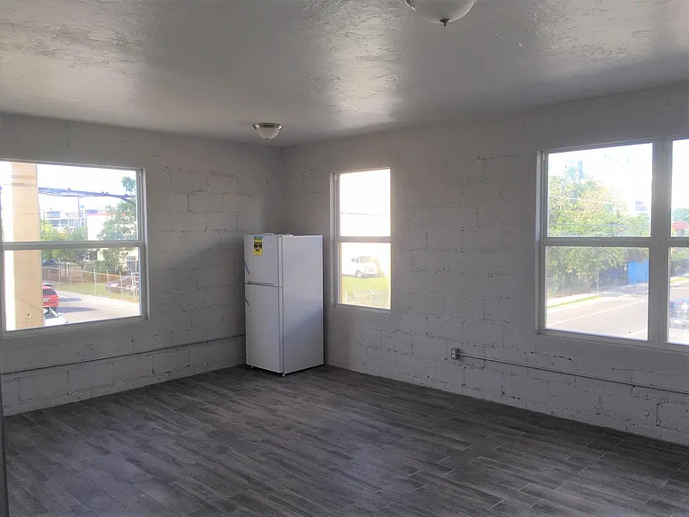 240 NW 8th Ave #2 — Photo 2