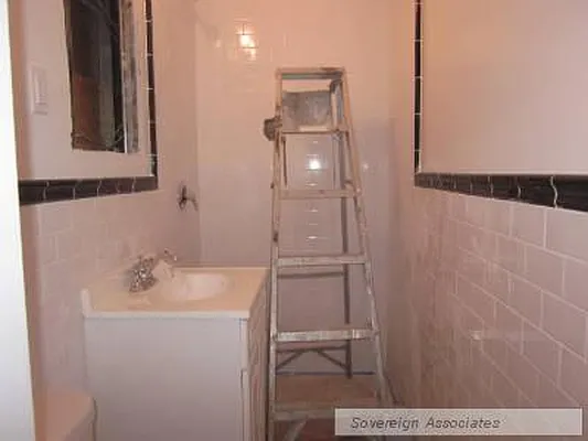 Rented by Sovereign Associates | media 30