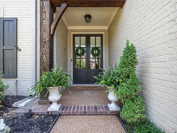 3rd image of 4608 Maple Glen Ct