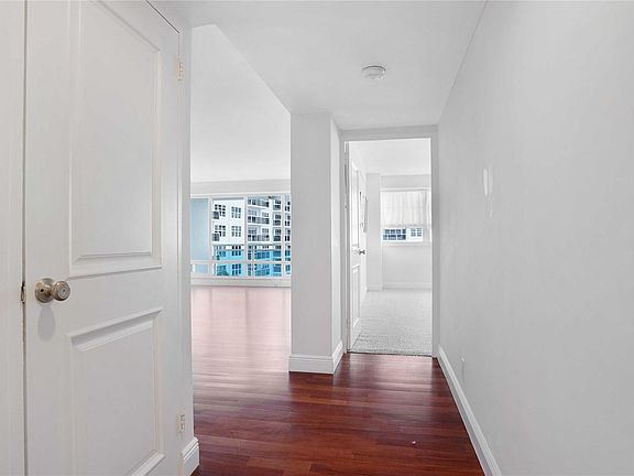 5th image of 3430 Galt Ocean Drive #504