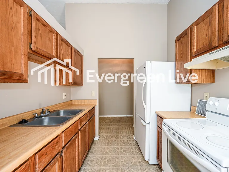 2976 Maureen Ct — Photo 6