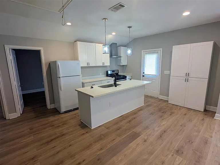7521 Laredo St — Photo 7