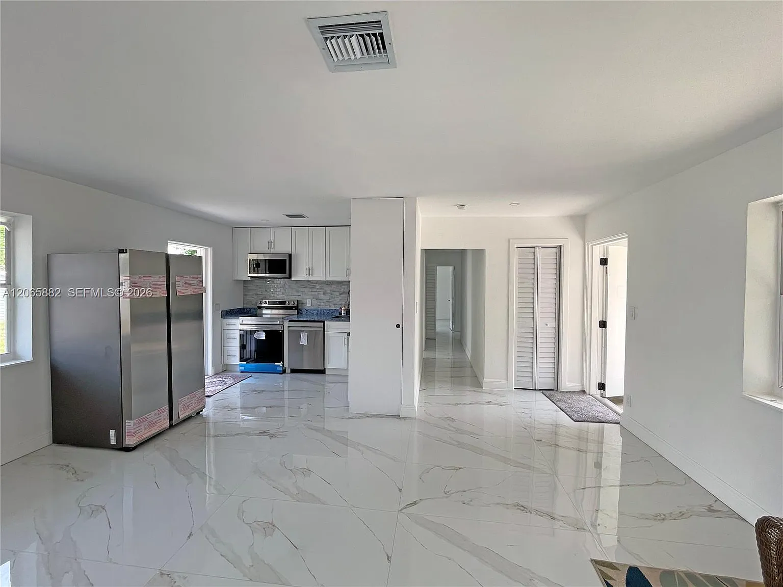 Lauderdale Villas — Photo 1