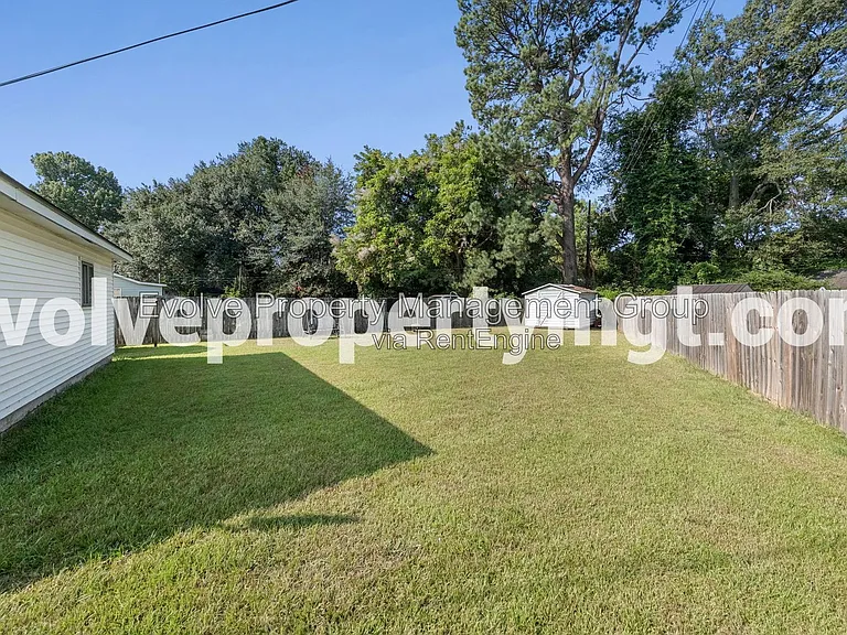 995 Avon Rd — Photo 20