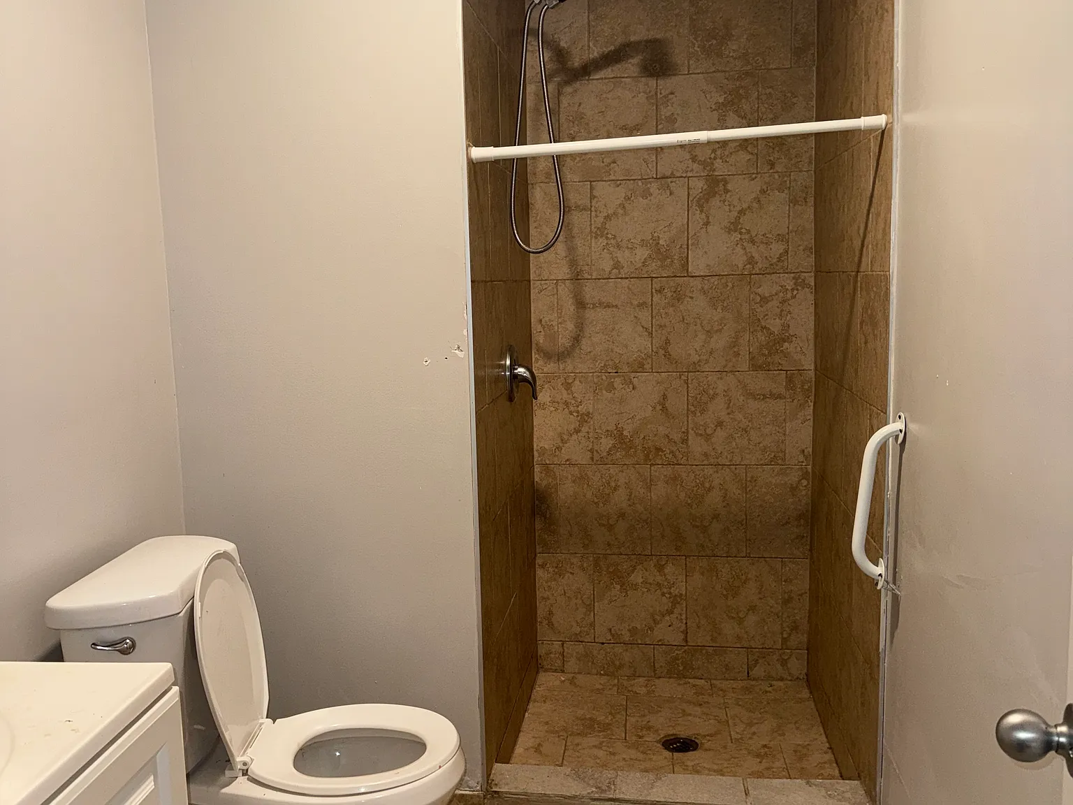 1 bed, $1,050 — Photo 3