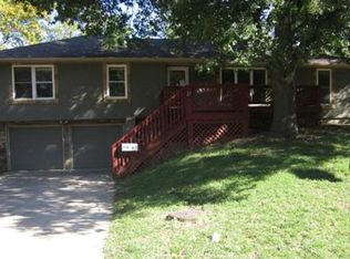 27 Circle Dr, Paola, KS 66071