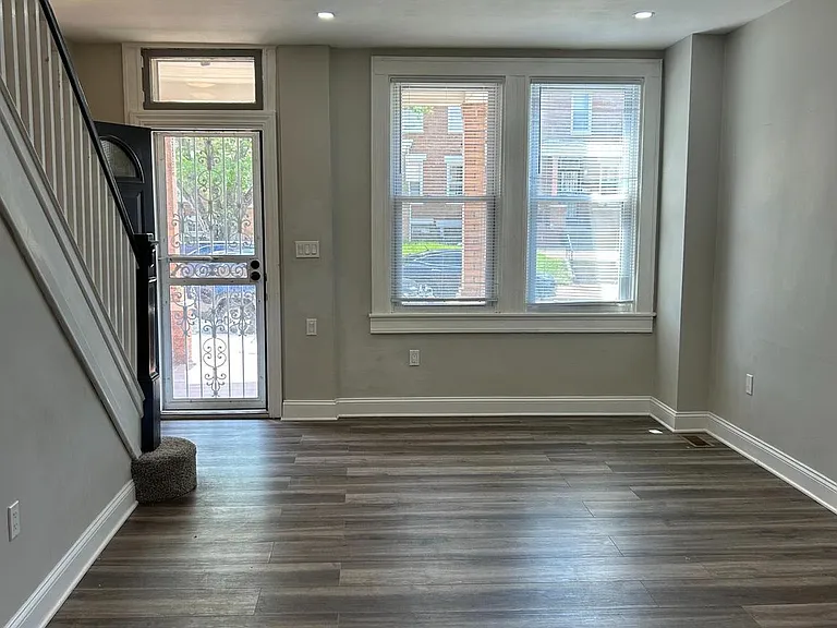 2828 Lake Ave — Photo 4