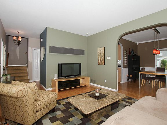 3rd image of 4008 Lavender Cir
