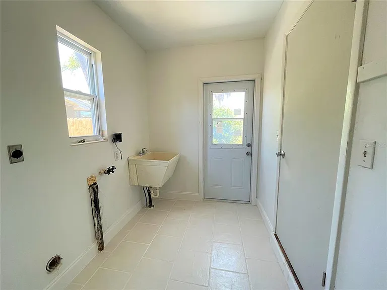 9 Jeff Rd — Photo 11