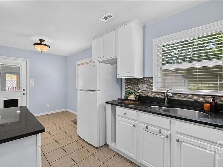 113 Gordon St — Photo 8