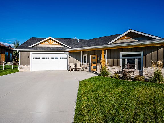 3rd image of 5 Chaparral Ct