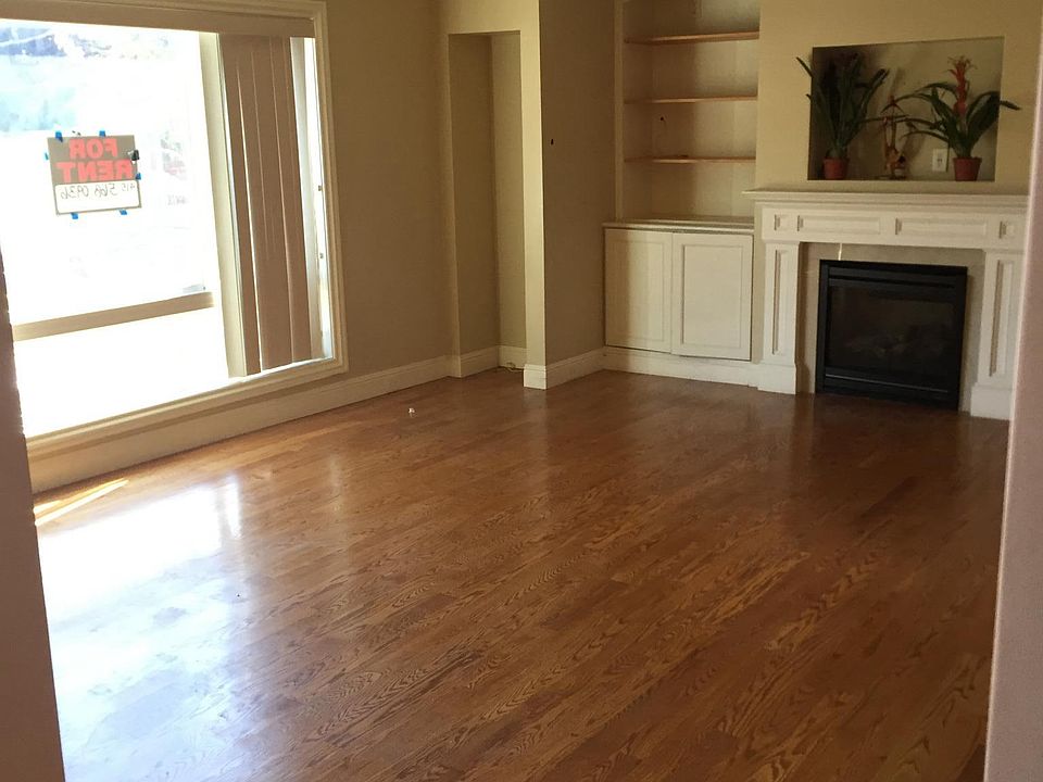 Spacious living room