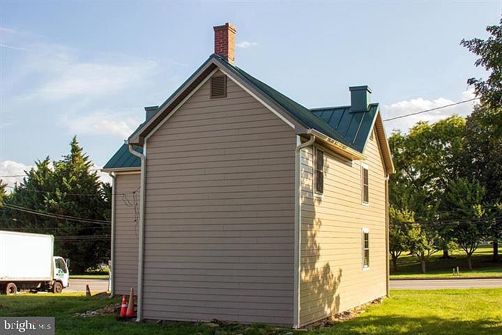 2nd image of 15904 Frederick Rd