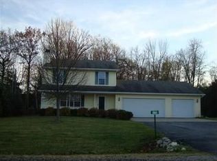 2043 Meadow Heights Trl, Suamico, WI 54313