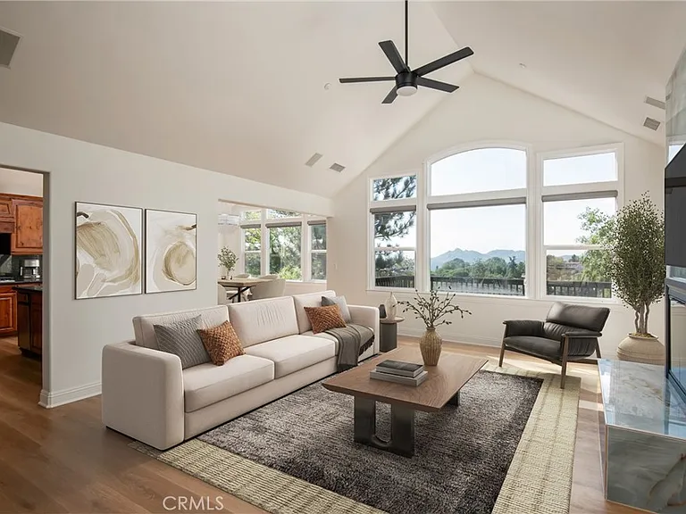1477 Sequoia Dr — Photo 3
