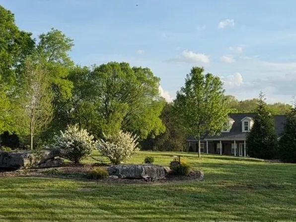 1412 Iron Bridge Rd, Columbia, TN 38401