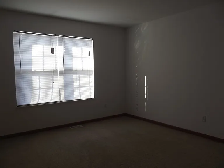 827 Kaestner Dr — Photo 5