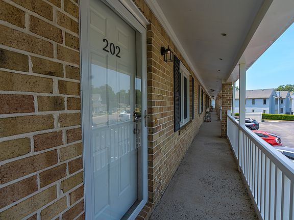 3rd image of 598 Pinewood Dr #1202