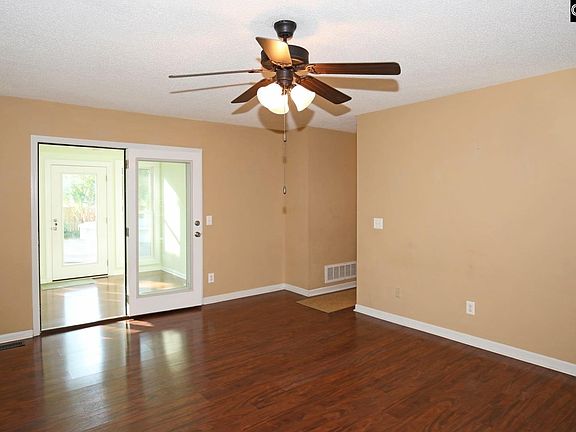 5th image of 122 Savannah Ln