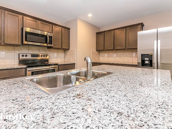 5th image of 800 Turnbuckle Ct