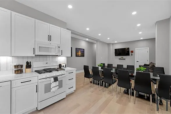 5 bed, 2048 sqft, $7,125 — Photo 3