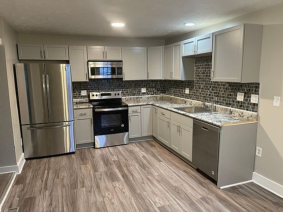 5th image of 1106 S Senate Ave