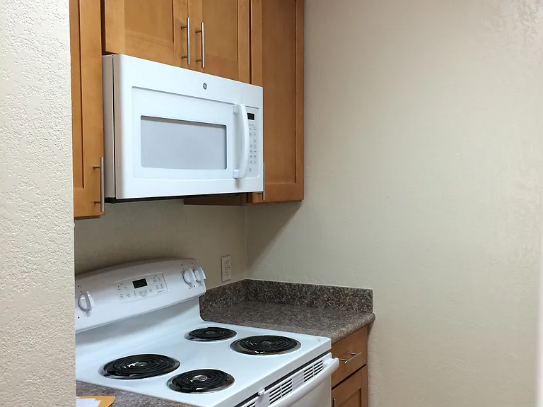 3013 Kaiser Dr #C — Photo 4