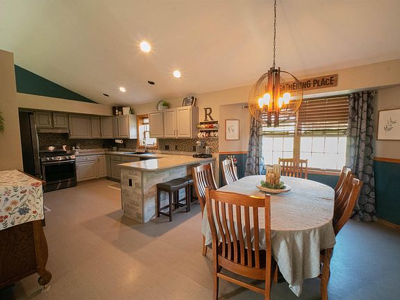 5th image of 2675 Montague Dr