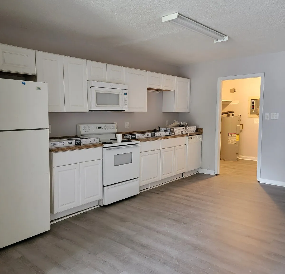 2 bed, 1.5 bath — Photo 2
